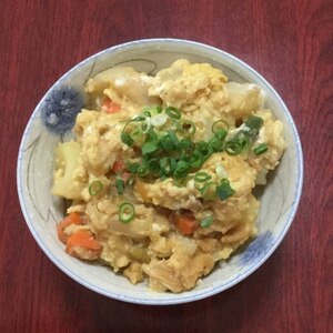 肉じゃがの残りでリメイク丼